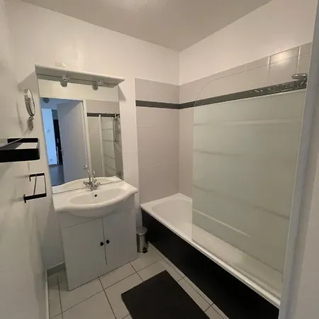 L'evasion Verte - Parking Prive * Λανγκρ